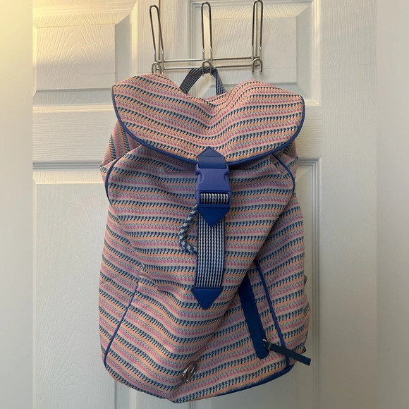 I Ivivva backpack - Picture 2 of 5